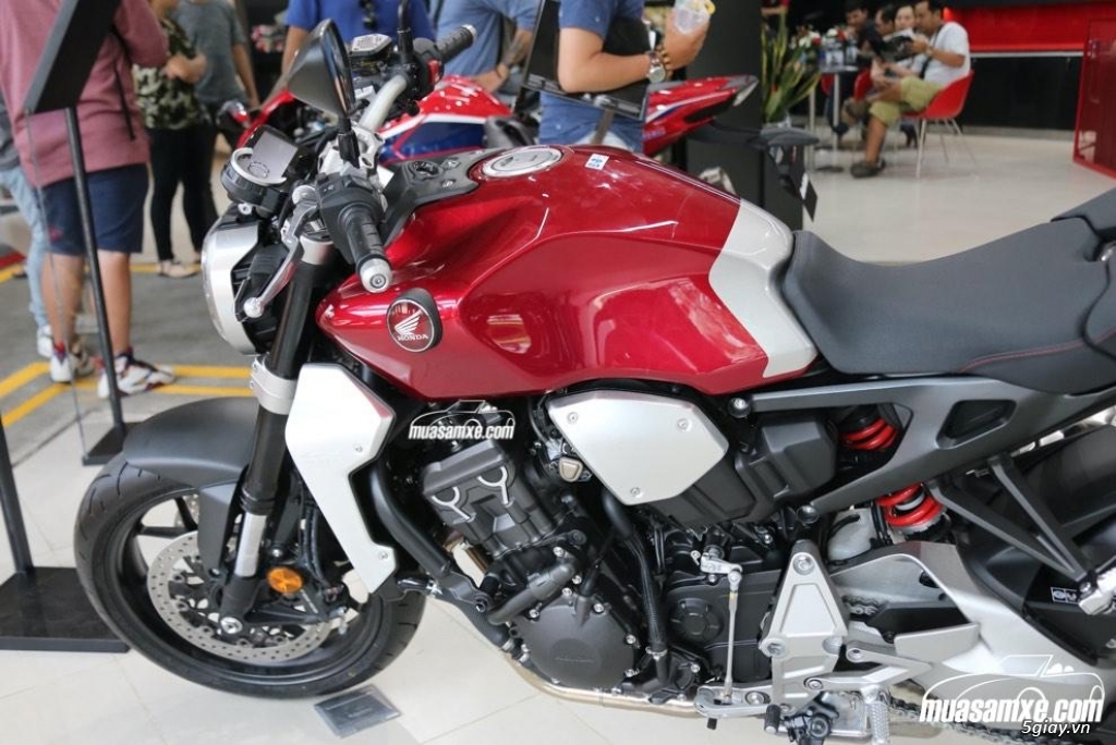 Đánh giá xe Honda CB1000R 2018 thế hệ mới vừa ra mắt tại Việt Nam