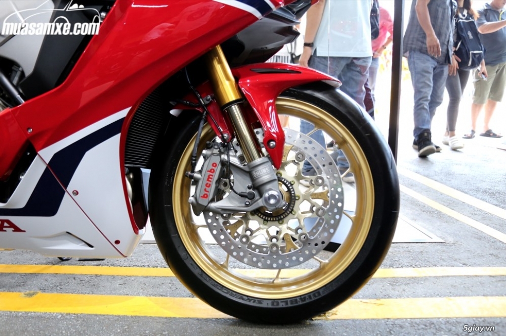 Đánh giá CBR1000RR Fireblade 2018 - 3