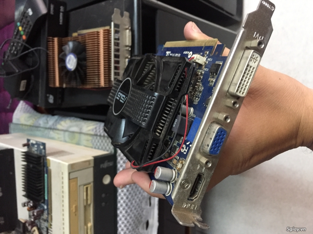 Linh tinh cpu, card màn hình, ổ cứng, giá ve chai đây