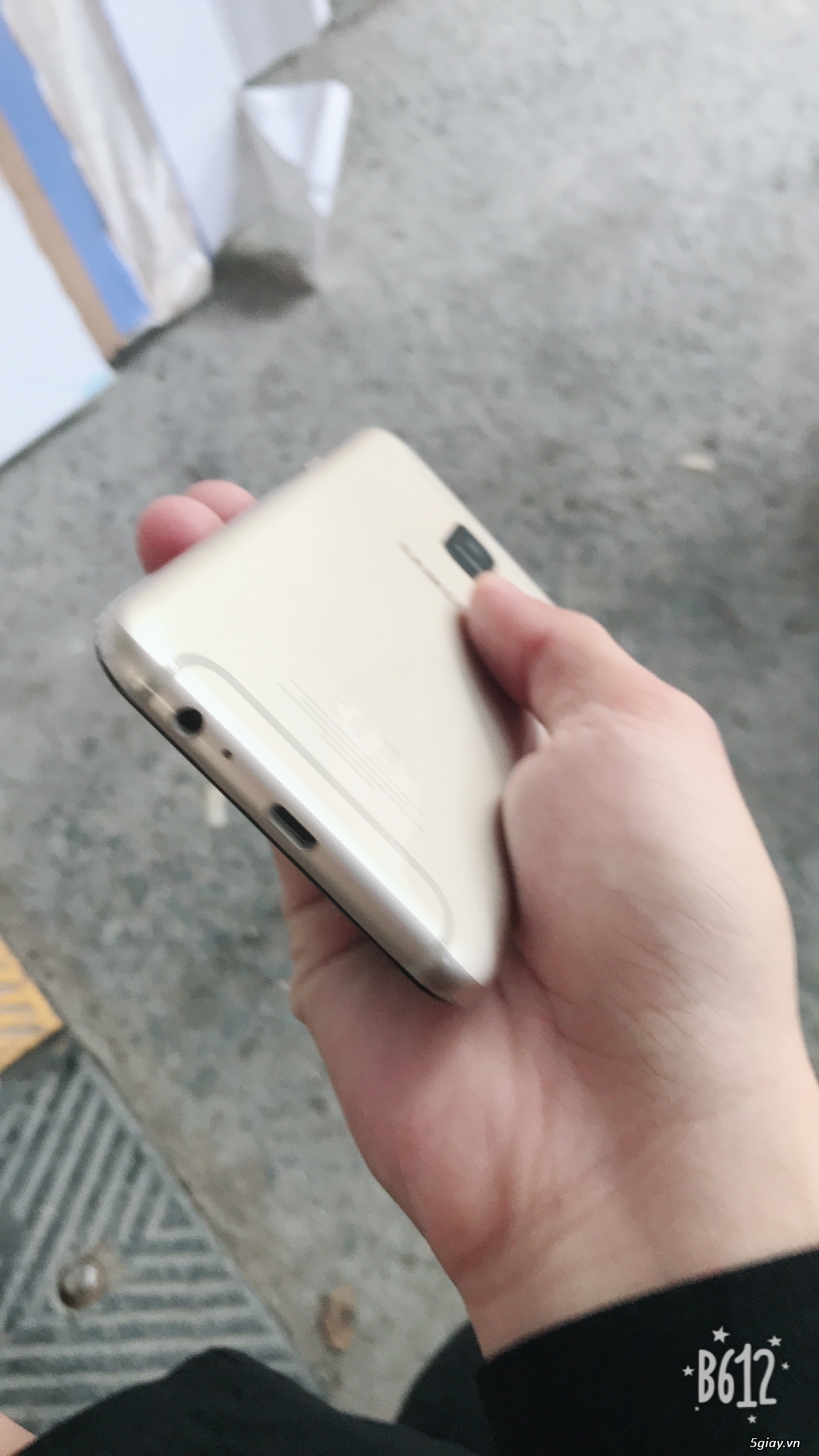 Sam sung A6 mua 26/5 bán 5t7