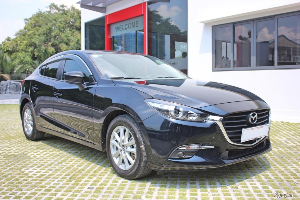 Bán xe Mazda 3 1.5AT đời 2017, số tự động, màu đen - 1
