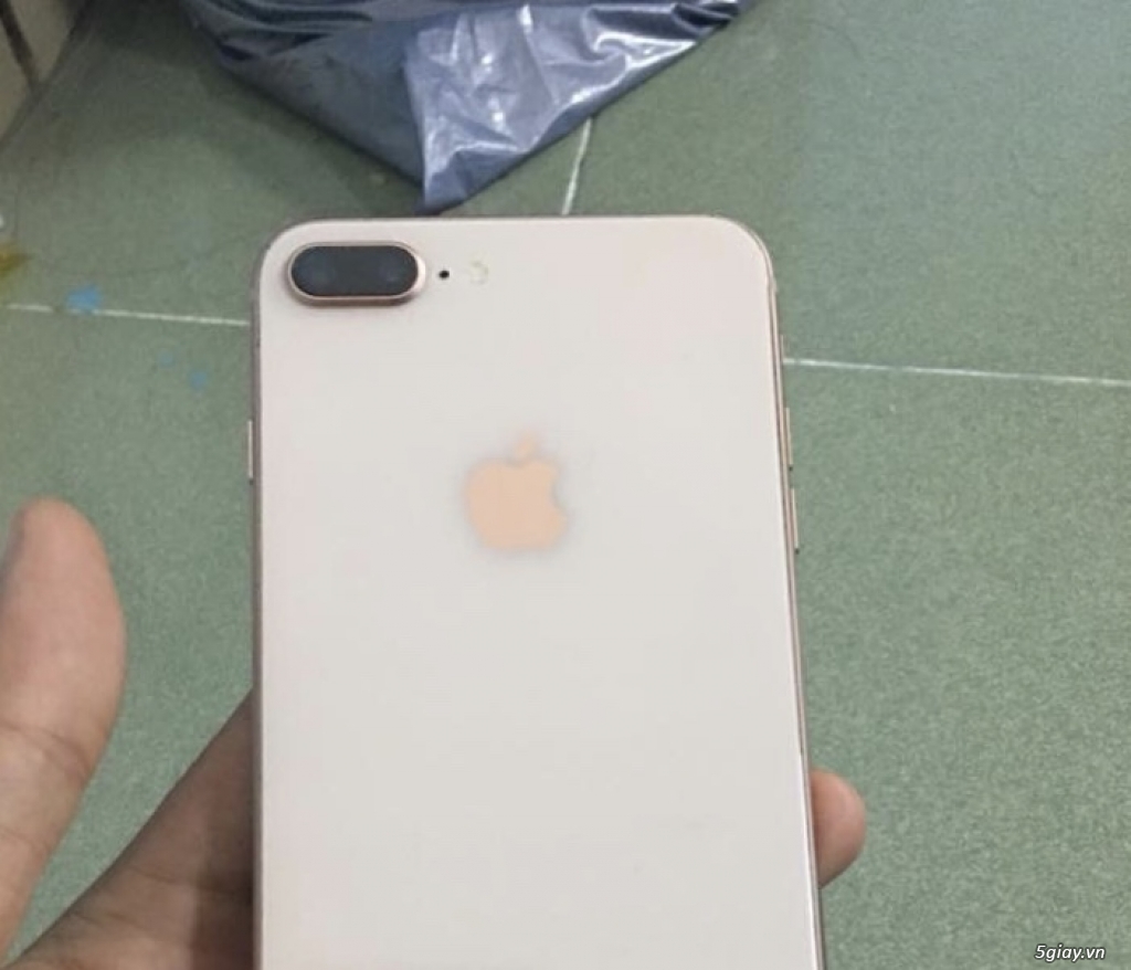 Cần bán 8 plus lock gold 64gb như mới Or gl với ip X lock silver