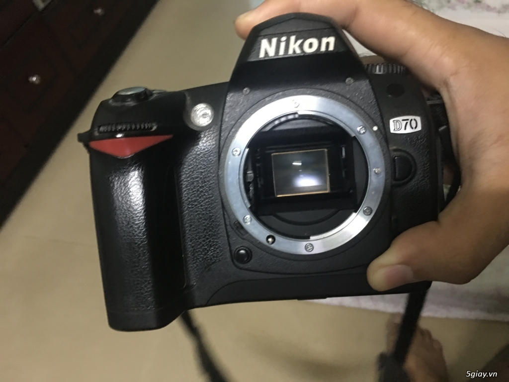 Nikon d70 giá bèo 1tr5 và 2 len mf