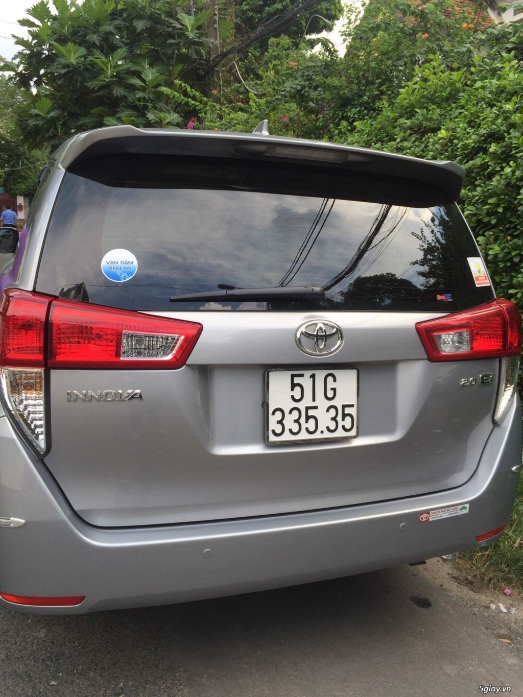 Cần cho thuê xe innova 2017....