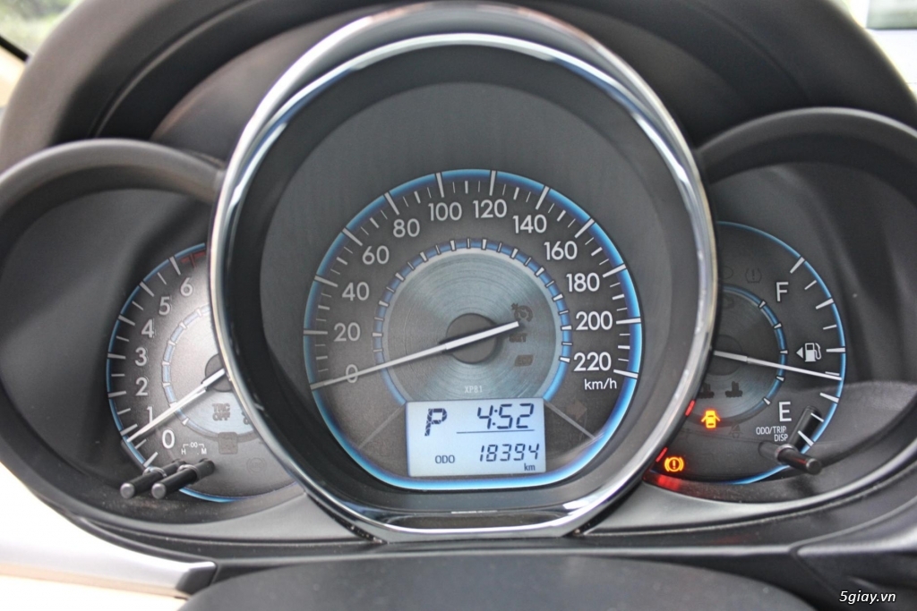 Bán xe Toyota Vios 1.5G CVT, số tự động đời 2017, xe một đời chủ - 11
