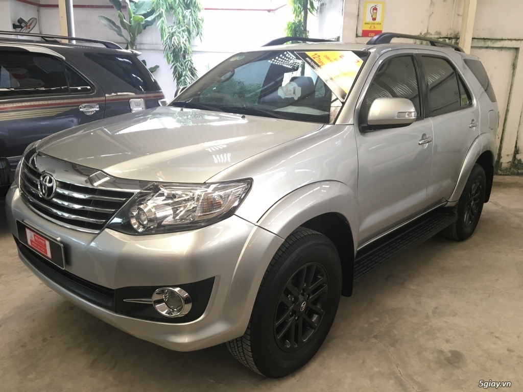 Fortuner máy Xăng đời 2015 màu Bạc - 2