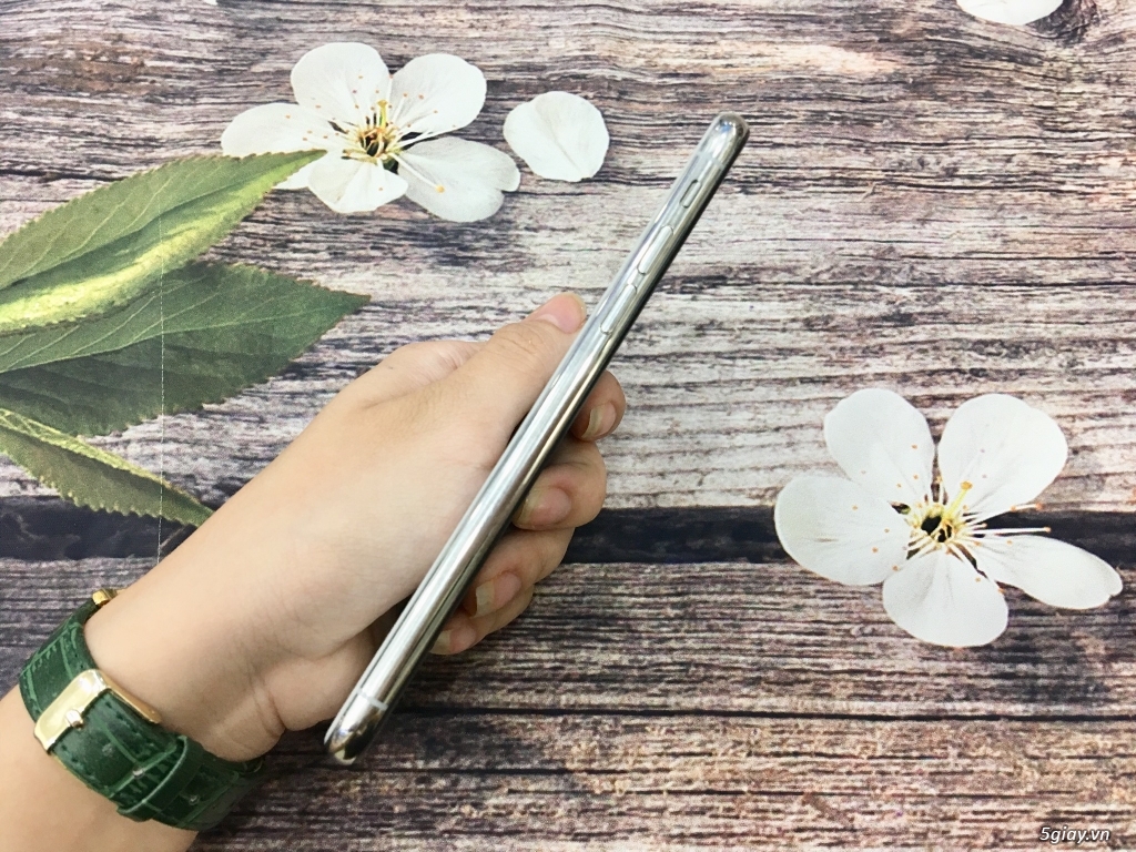 iPhone X - 64GB hàng trưng bày chua sư dung 99% còn BH - 1