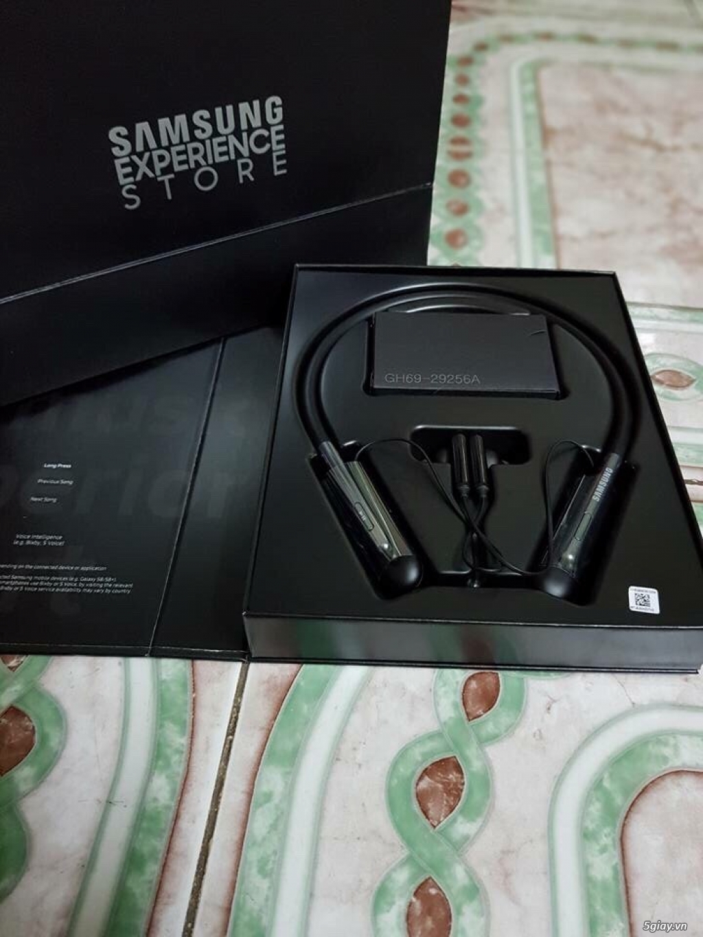Tai nghe U FLEX SAMSUNG mới 99% mua tháng 1/2018 giá tốt