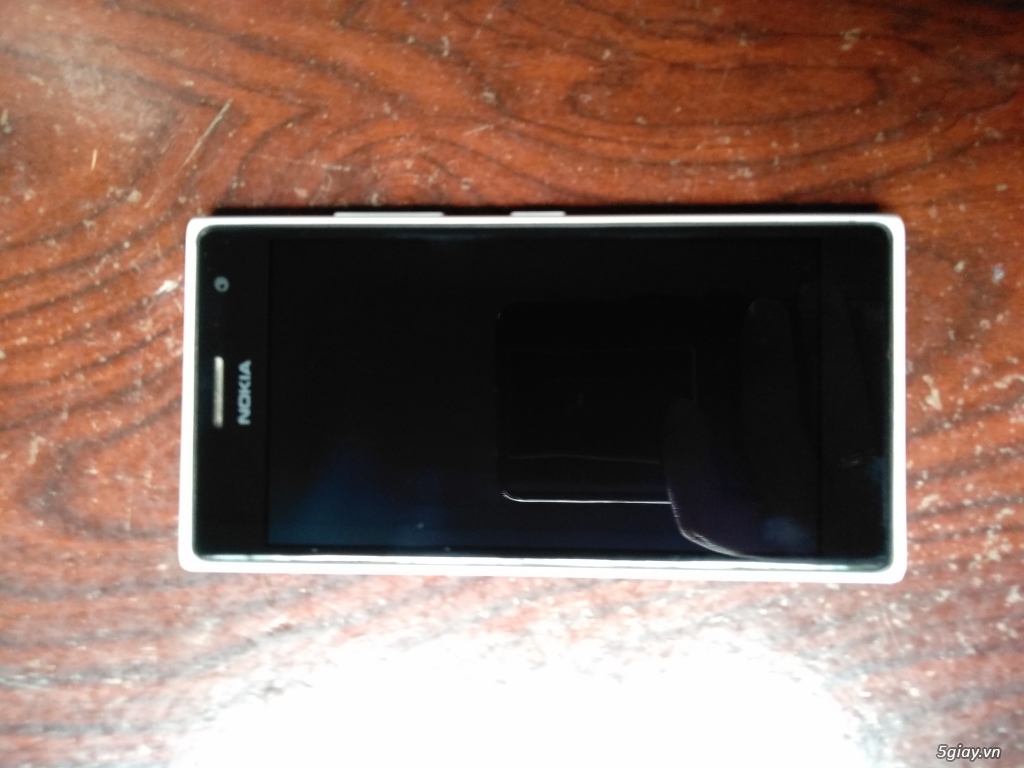 Cần bán: Nokia Lumia 730 màu trắng còn mới.