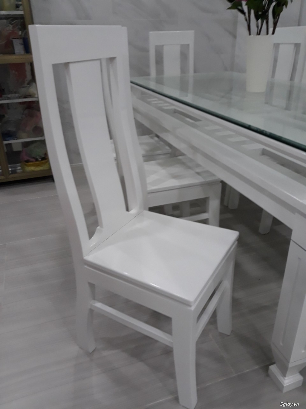 Cần bán:Bộ bàn ăn trắng gỗ sồi 1 bàn,8 ghế,mới 99% GIÁ SIÊU RẺ 11TRIỆU - 1