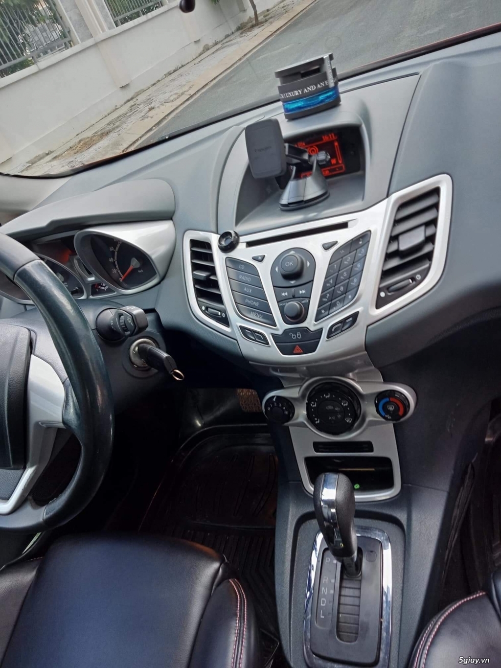 Ford 2011 biển số 60 xe đẹp không đụng, không ngập nước zin 100%