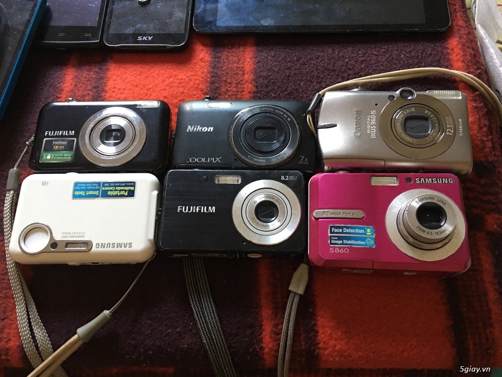 ĐT - máy chụp hình giá rẻ - 1