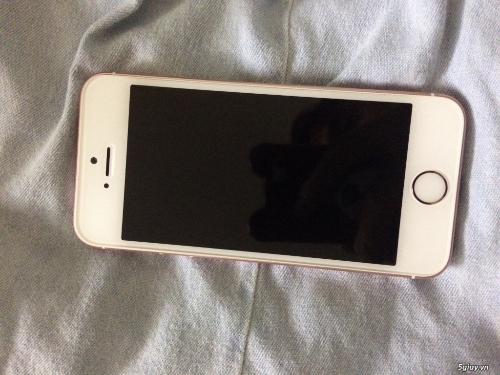 iphone SE 16g 99% zin nguyên bản , kotrầy xước, chỉ co máy,fix nhẹ - 2