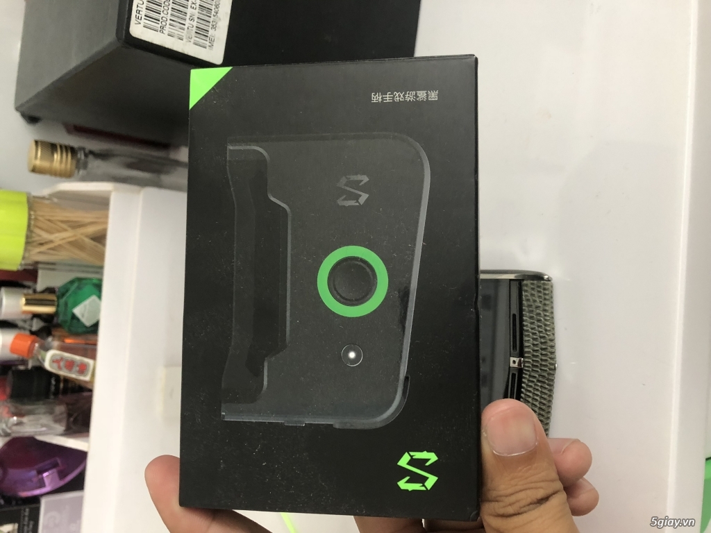 Cần bán xiaomi black shark bản 8gb 128gb - 1
