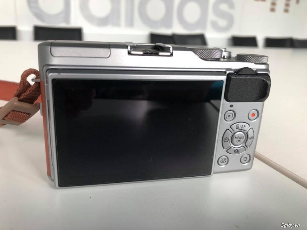 Fujifilm XA5 bảo hành đến 2020
