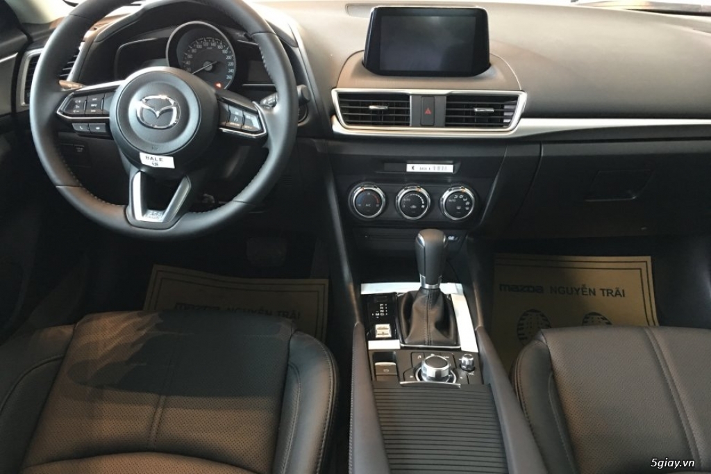 Bán Mazda 3 Sedan 1.5L 2018, trả trước 66tr nhận xe - 2