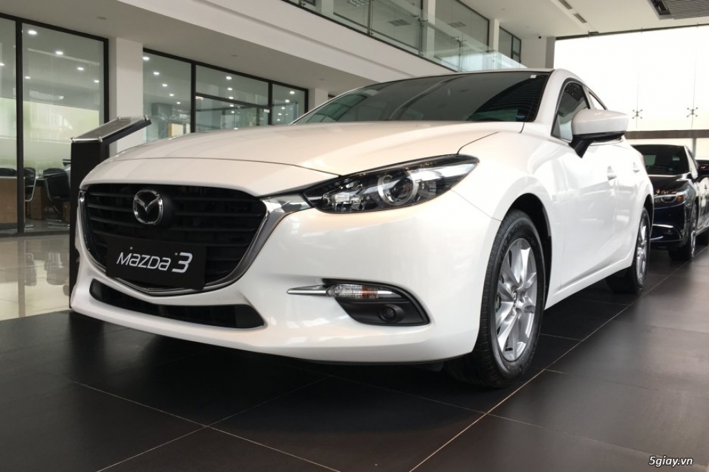 Bán Mazda 3 Sedan 1.5L 2018, trả trước 66tr nhận xe - 1