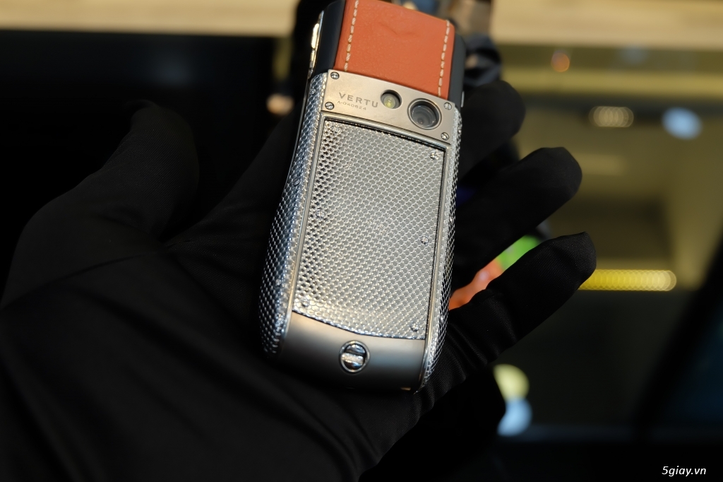 Vertu Ascent Ti Neon - 1