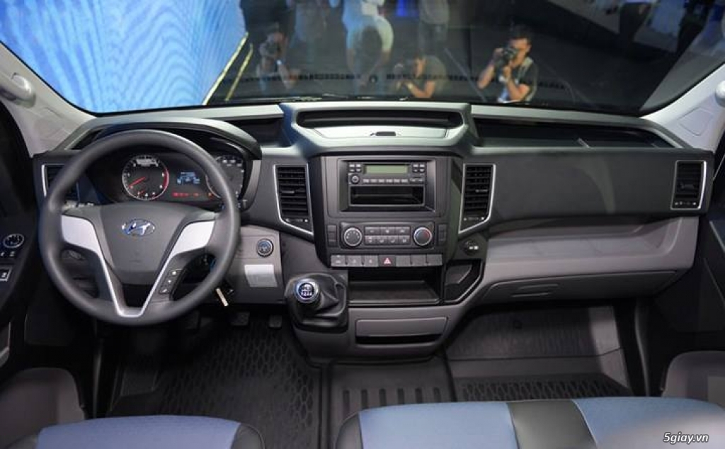 Bán xe du lịch 16 chổ Hyundai Solati H350, dòng đẳng cấp của Hyundai - 16
