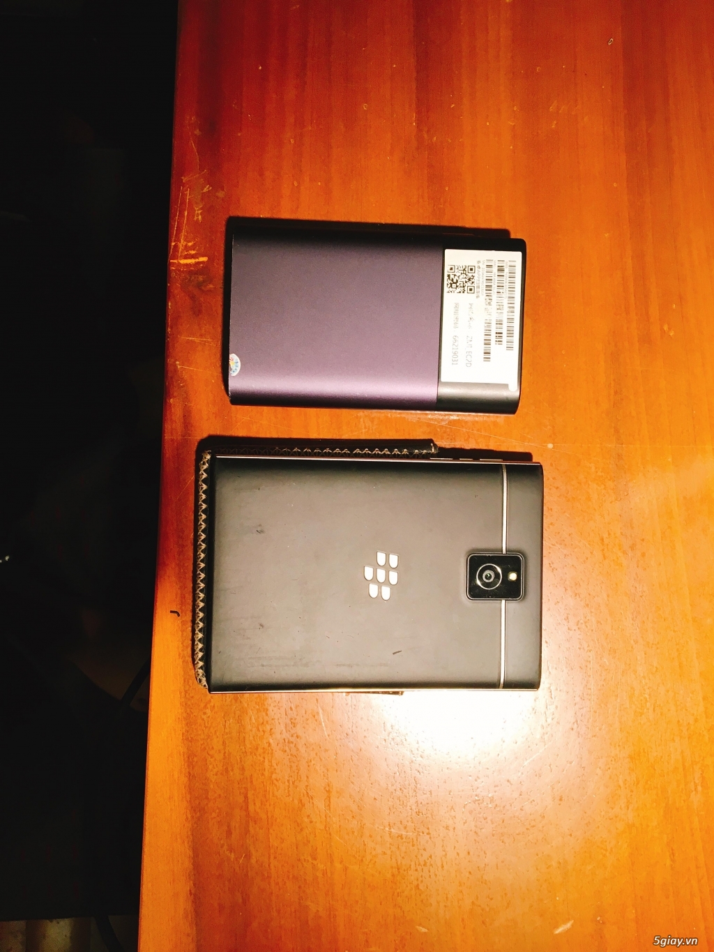 HN - Bán Combo BlackBerry Passport + ZMI MF885