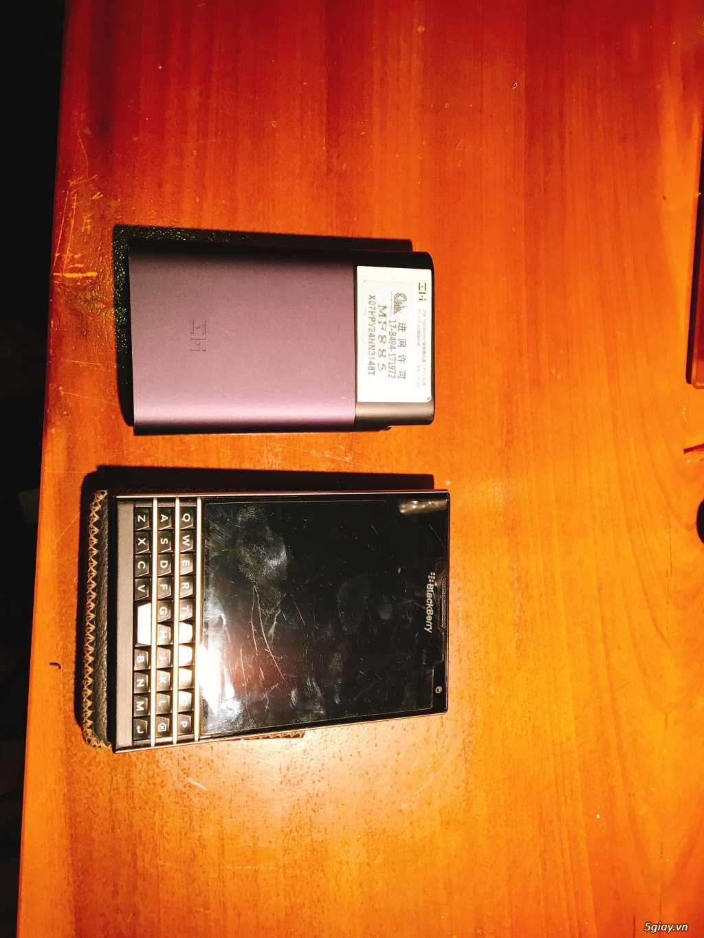 HN - Bán Combo BlackBerry Passport + ZMI MF885 - 1