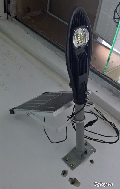 Đèn Đường Led Năng Lượng Mặt Trời 50w Lezza - 1