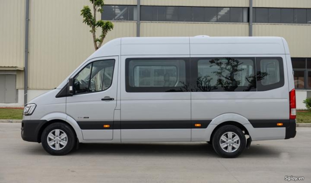 Xe khách Hyundai Solati 16 chổ, nội thất rộng rãi, phiên bản 2018