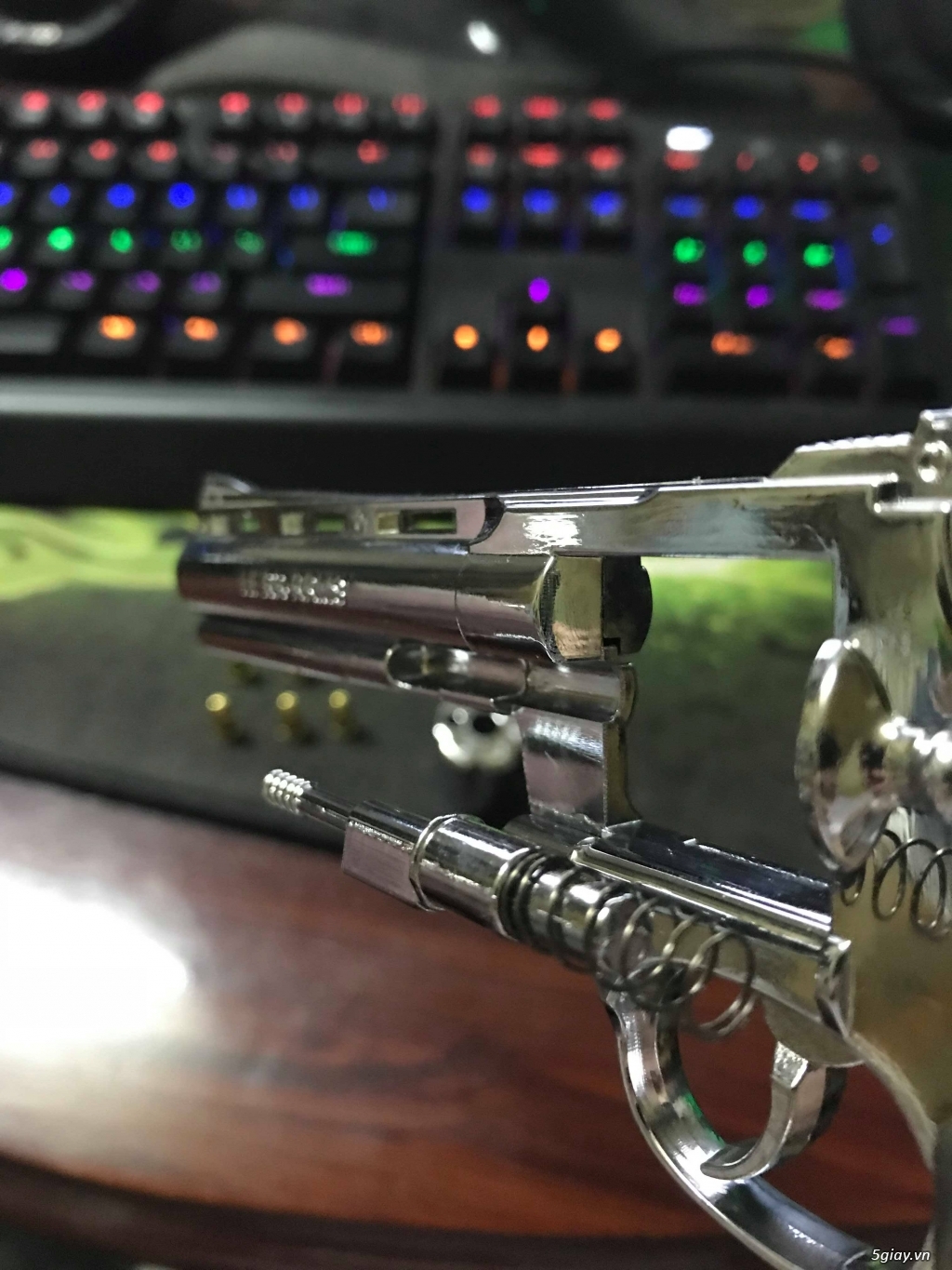 Mô hình Colt Anaconda trưng bày - 1