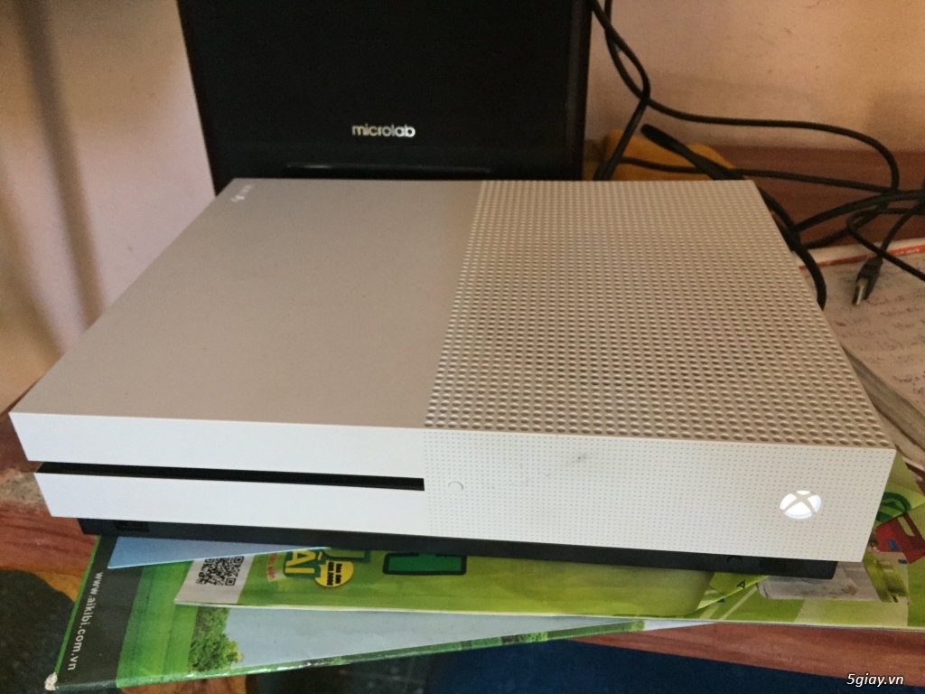 Xbox One S trắng đẹp như mới 99% kèm nhiều game - 3