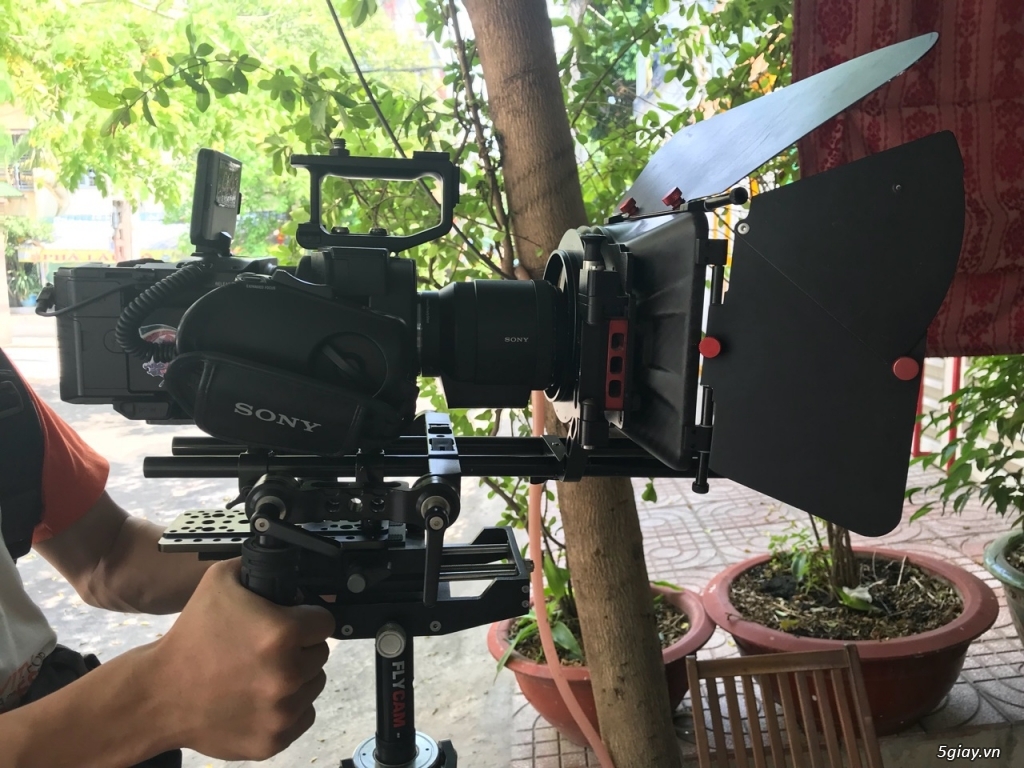 Bán máy quay phim SONY FS700 và một số phụ kiện quay phim. - 1