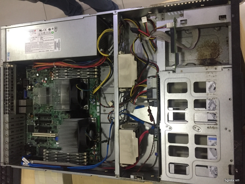 Mình đang có dư 3 con server này cần bán