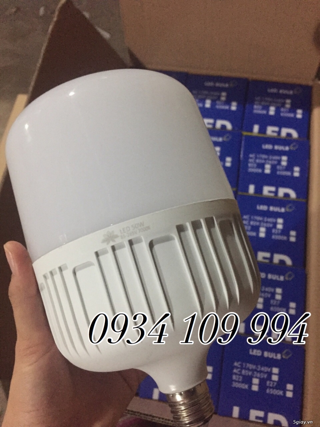 TẶNG NGAY 1.000.000 KHI MUA 10 THÙNG BULB TRỤ 30W 40W or 50W - 3