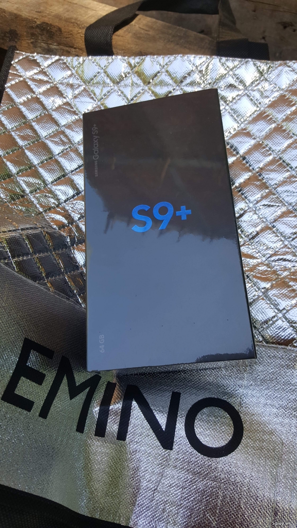 Cần ra đi em sam sung s9 plus màu tima khói.  Full hộp chưa khưi.