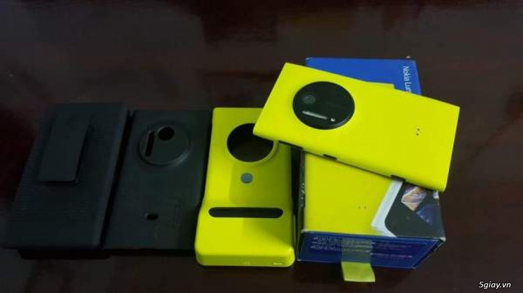 Lumia 1020 màu vang - 1