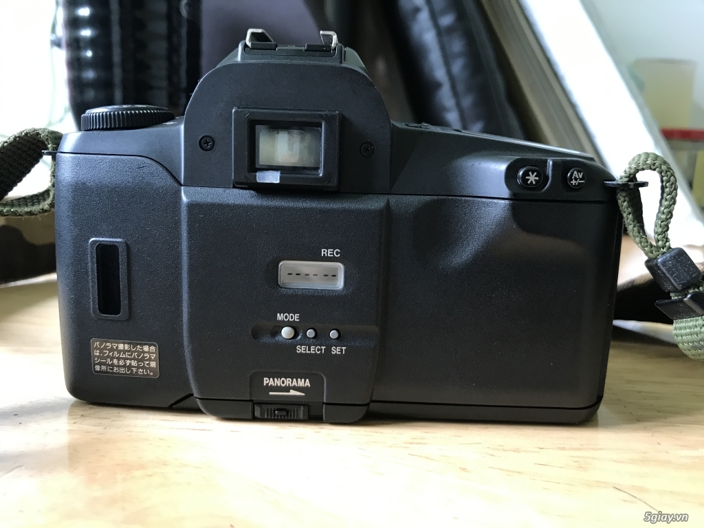 Máy chụp film Canon EOS kiss - 2