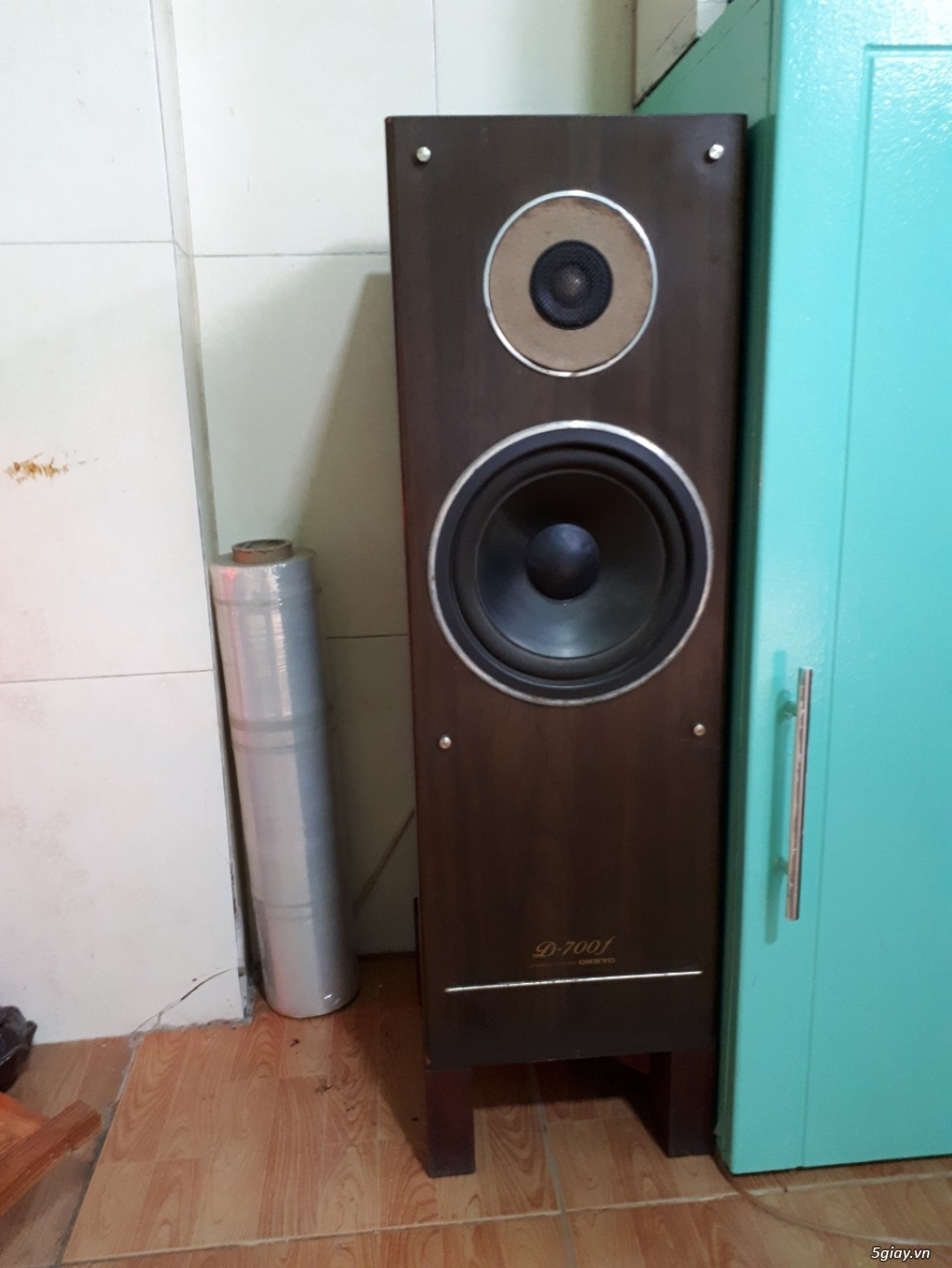 cần bán loa onkyo d_700f
