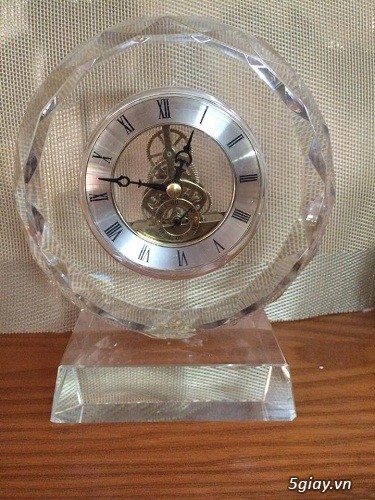 Đồng hồ treo tường, đồng hồ pha lê in logo làm quà tặng thương hiệu