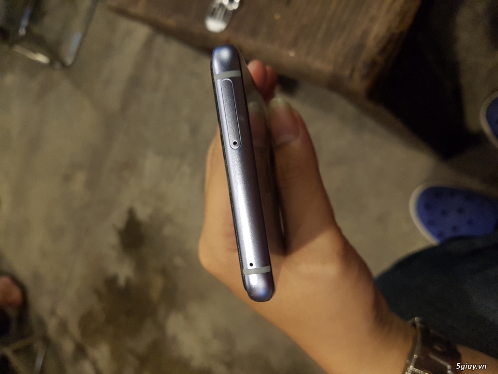 Samsung A8 plus tím khói - 3