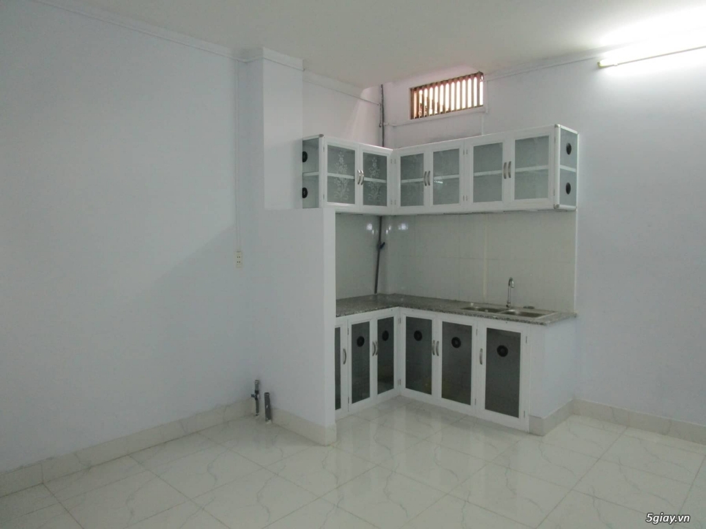 Nhà 1 trệt 1 lầu đường 13 Phước Bình , Quận 9 .