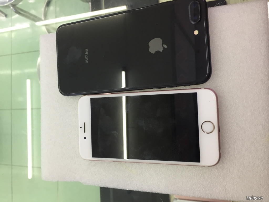 Iphone 7 Plus Đỏ  and 7 Plus Đen - 2