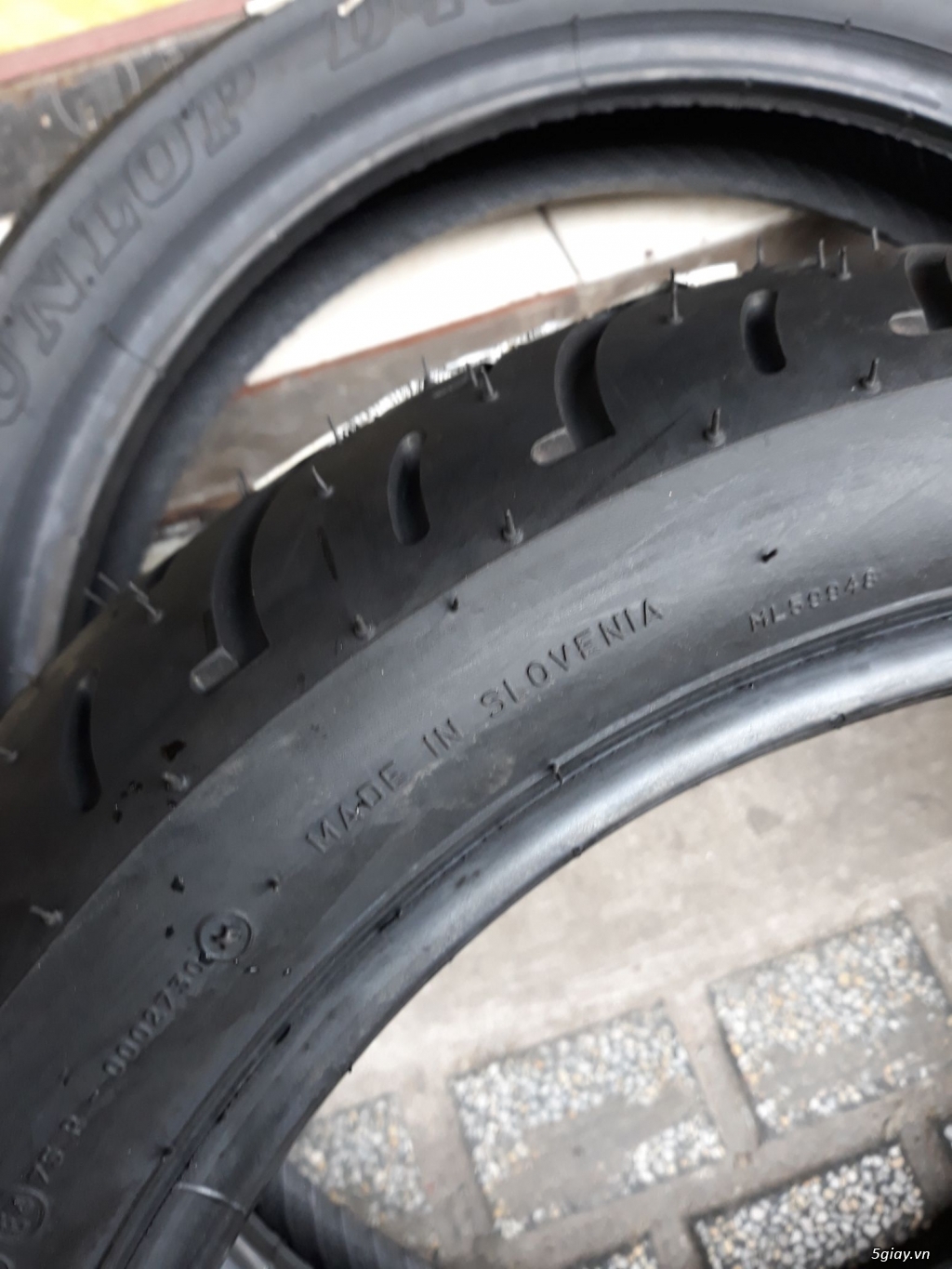 Vỏ xe dunlop cho xe sh