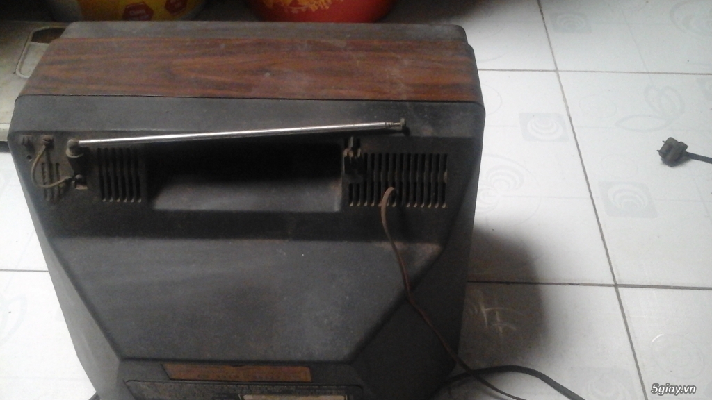 Cần Bán: TV CRT cổ thập niên 1980s - 2