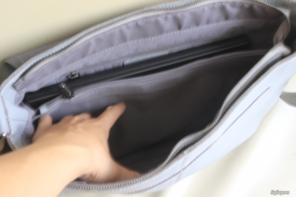 Túi da dành cho công sở trắng xám thanh lịch, chưa qua sd