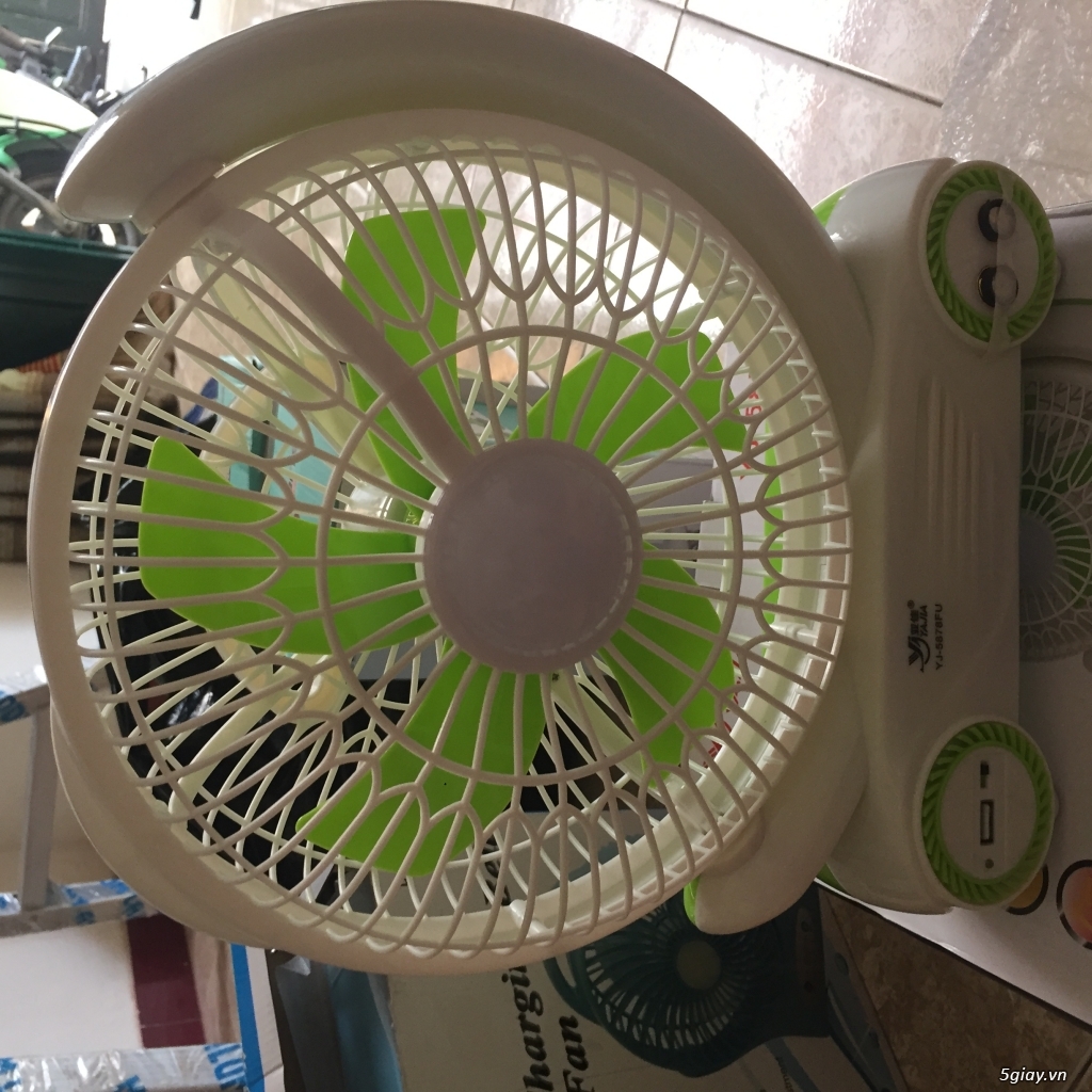 Quạt sạc pin mini cho bé - 2