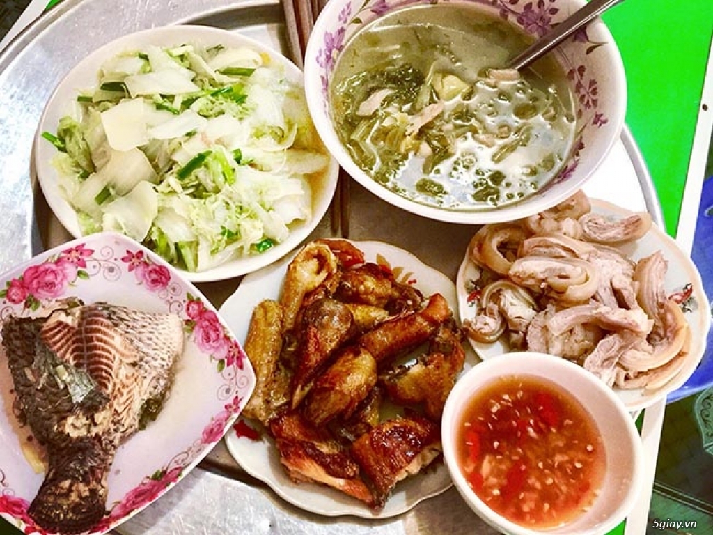 Cơm nhà hay phở tạm ngon hơn? - 5