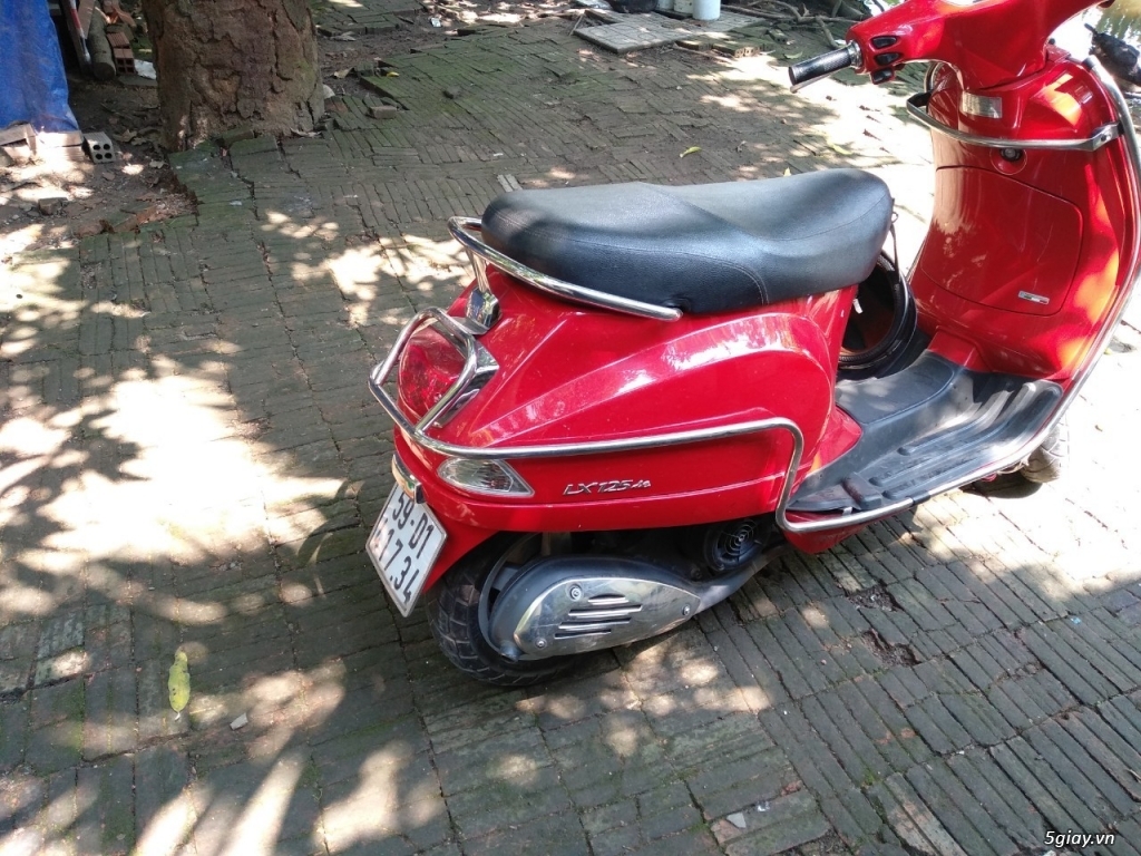 Vespa đỏ 2012 cần ra đi mùa mưa bão - 2
