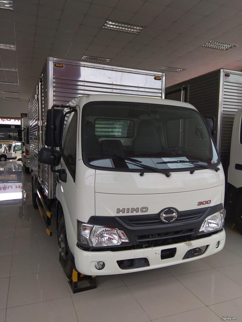 XZU 650 EURO 4 THÙNG KÍN TIÊU CHUẨN ĐPT - 1