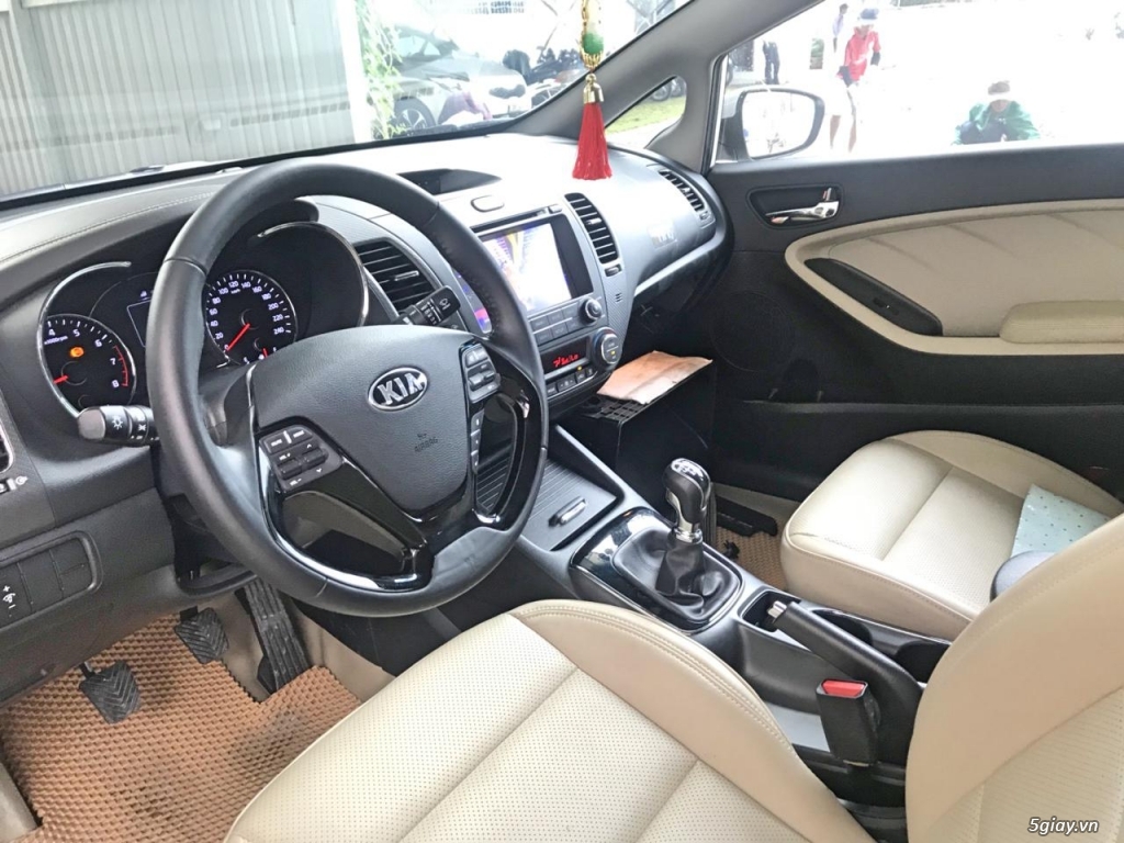 Bán xe KIA CERATO 1.6MT 2016 xe vừa hết roda - 2