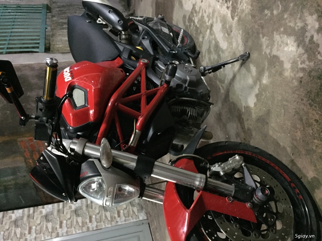 Càn bán ducati 795 803cc - 3