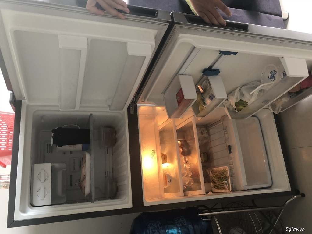 Tủ lạnh electrolux 210lit mới 98% bán 2tr600 - 1